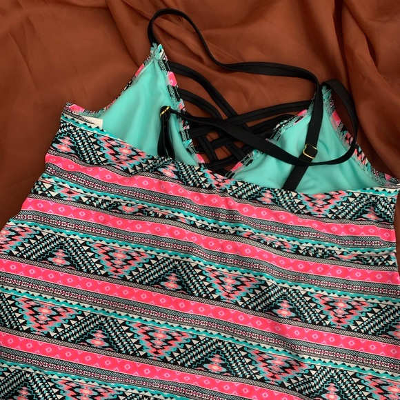 Swim top. Island soul curves size 1x no padding. - Picture 4 of 4